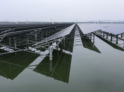 الصين 's شاندونغ لبناء مزارع شمسية واسعة النطاق في البحر
